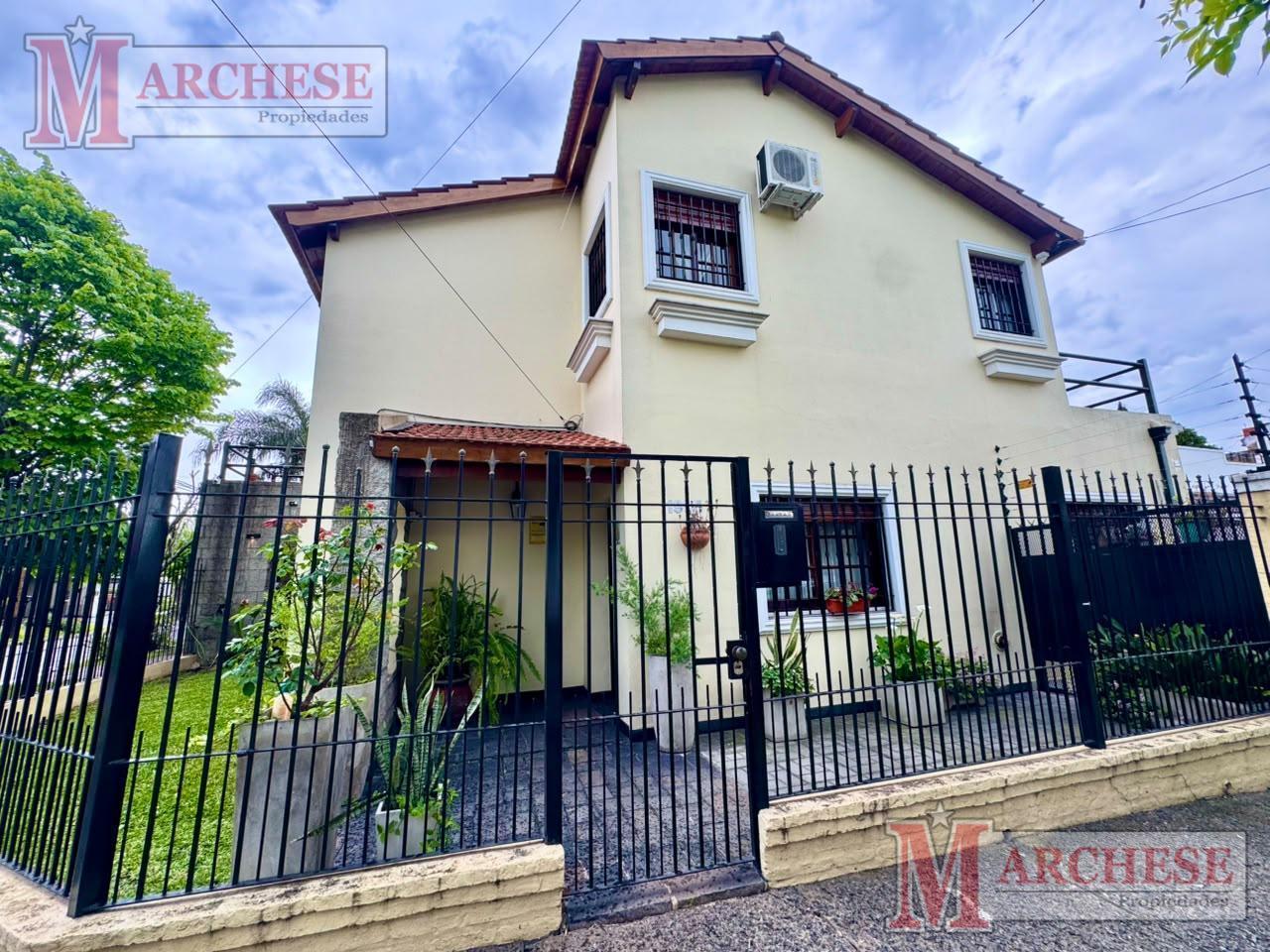 Foto de Casa 5 ambientes en venta en Castelar Norte, imagen 1