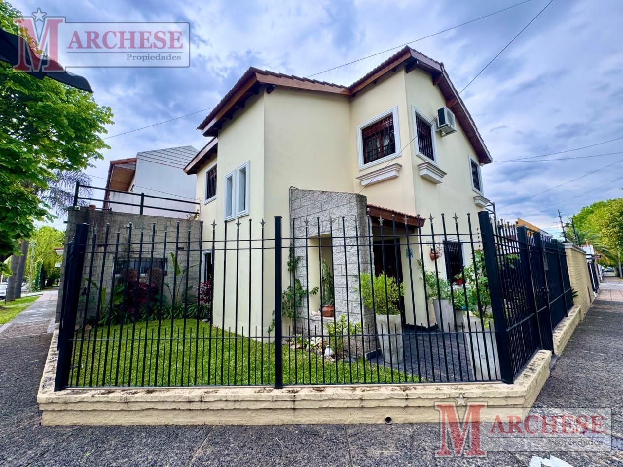 Foto de Casa 5 ambientes en venta en Castelar Norte, imagen 2