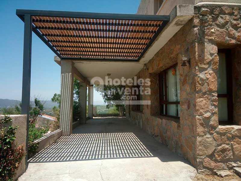 Foto de 3 Cabañas + 1 casa ppal + enorme parque en venta en Villa Carlos Paz, imagen 5