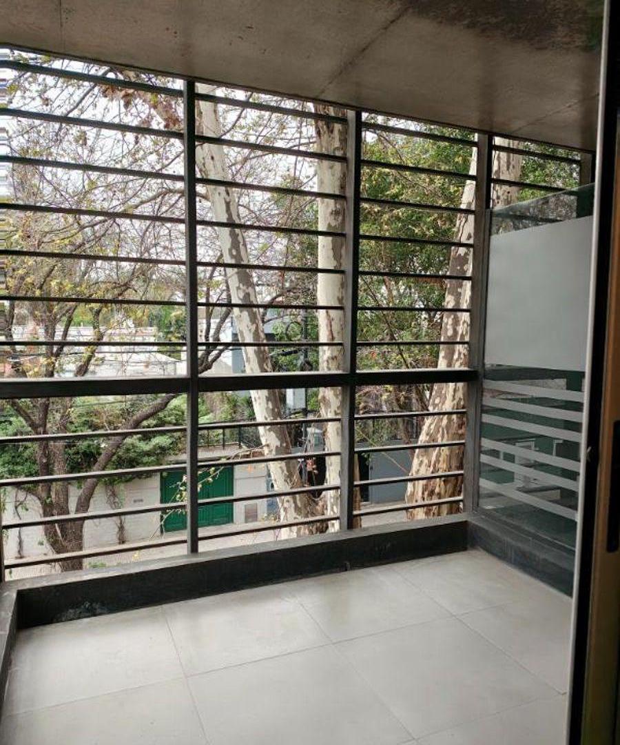 Foto de Monoambiente en Alquiler Belgrano R – Balcón con Parrilla – Bajas, imagen 1