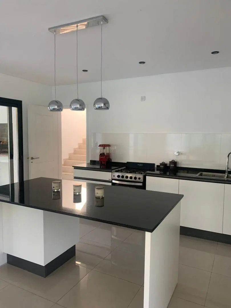 Exclusiva casa en venta- Los quebrachos 4