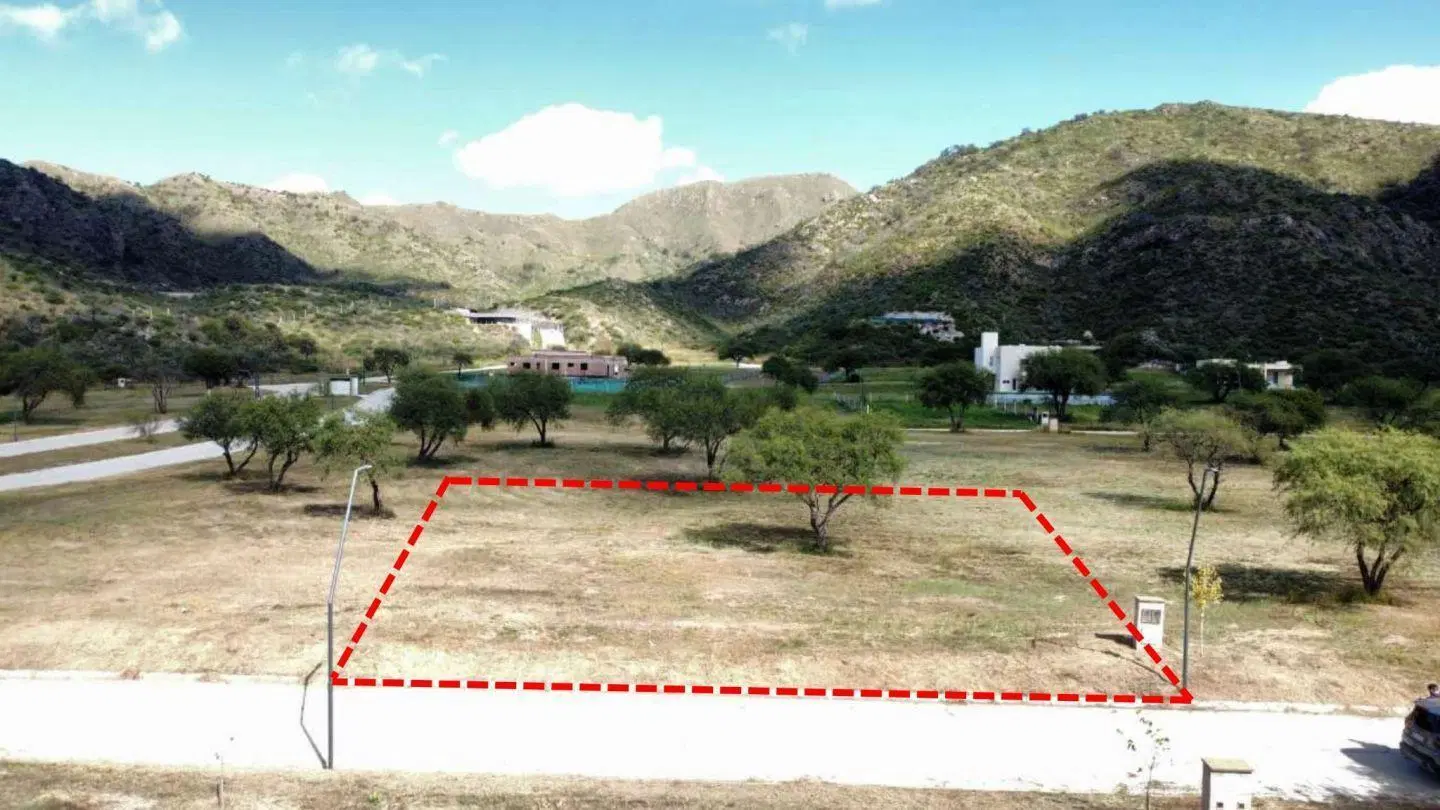 TERRENO A LA VENTA EN JUANA KOSLAY 4