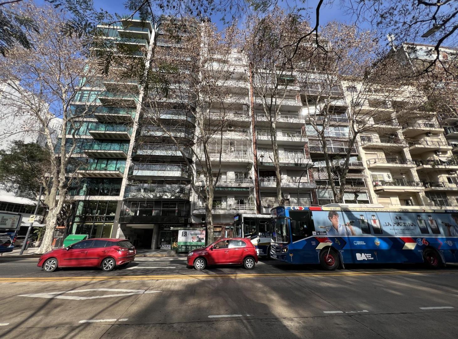 Foto de EXCELENTE PISO FRENTE AL BOTANICO DE 3 DOR C DEPENDENCIA, imagen 2