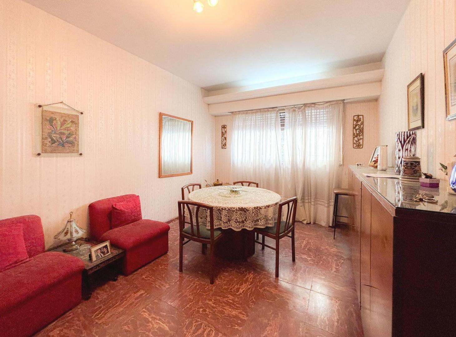 Venta Departamento 3 Ambientes con Patio en Caballito