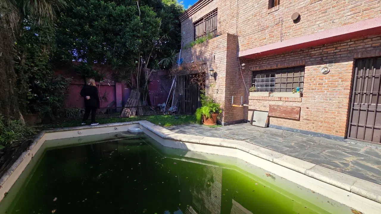 Casa Con Jardin con pileta 3 dorm OPORTUNIDAD 4