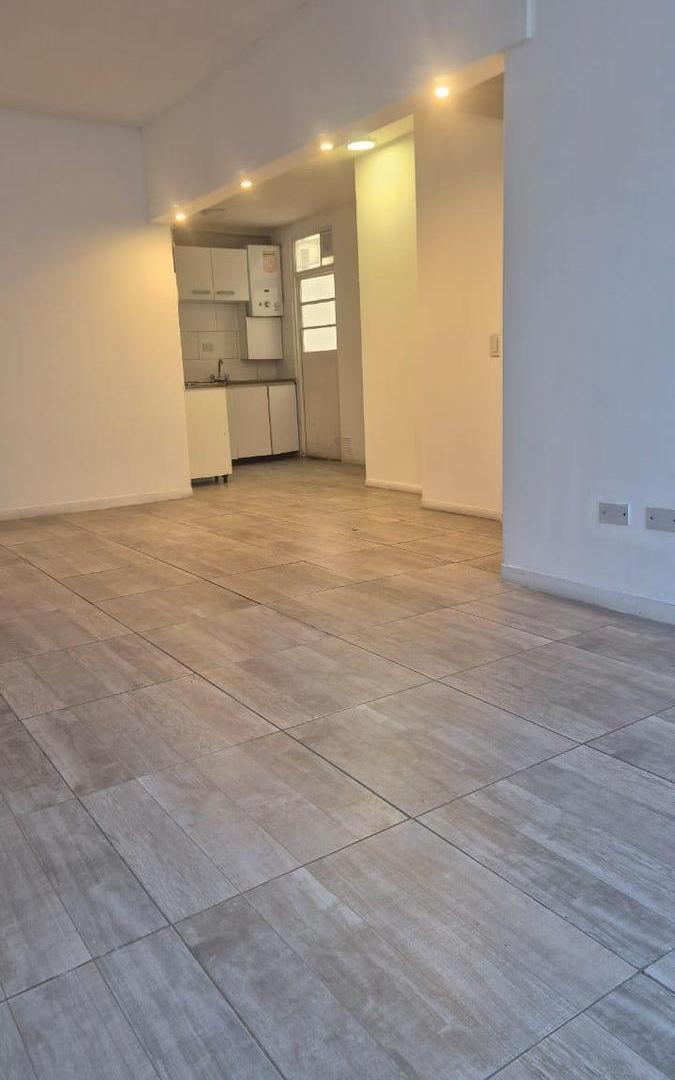 Foto de Departamento 4 amb con Patio 2 bños Bajas Expensas, imagen 2