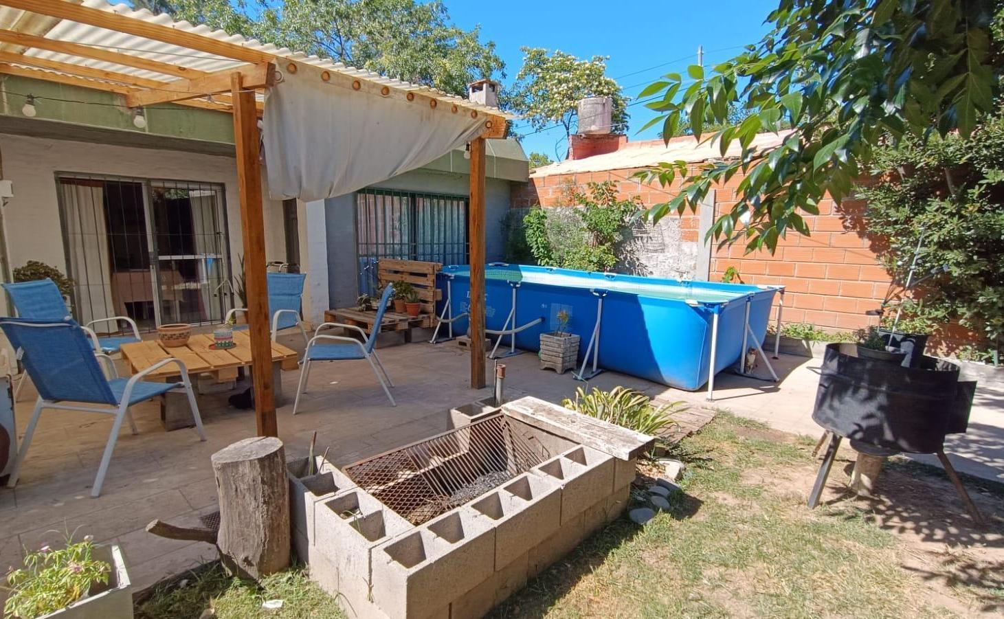 Foto de Casa con Local Comercial 2 dormitorios jardin, imagen 2