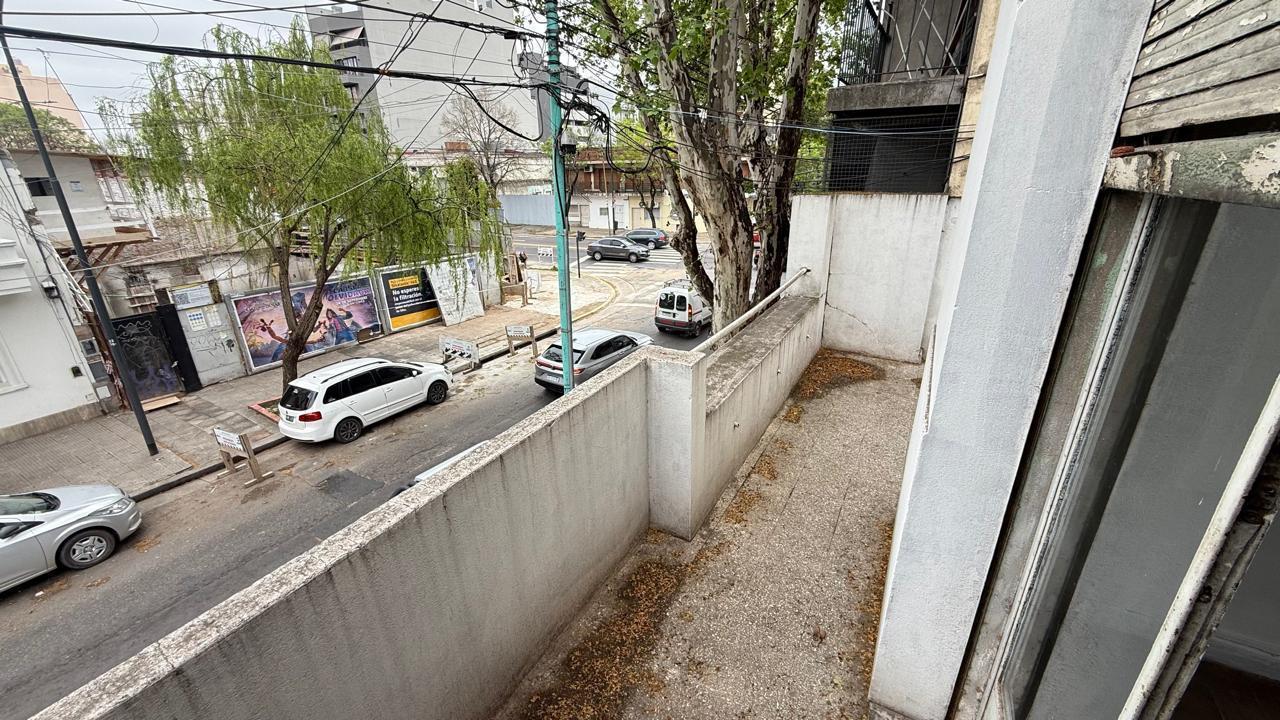 Foto de PH 3 ambientes con Balcón en L en Villa pueyyredon - Oportunidad, imagen 2