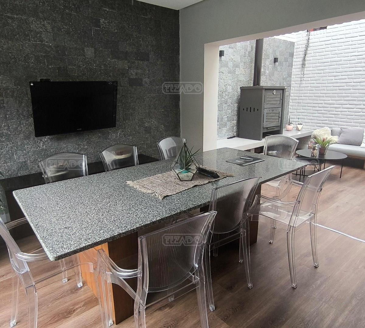 Casa Chalet en Venta en Villa Luro, Capital Federal, Buenos Aires 2
