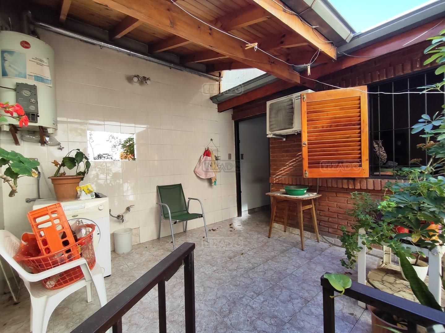 Foto de PH 3amb en 1er piso con 2 Locales a la calle en Venta en Villa del Parque, Capital Federal, Buenos A, imagen 4