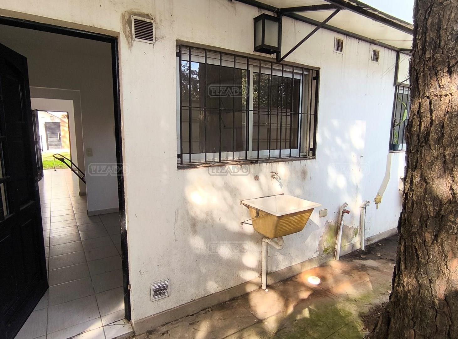 Foto de Departamento Dúplex en Alquiler en Francisco Álvarez, Moreno, G.B.A, imagen 4