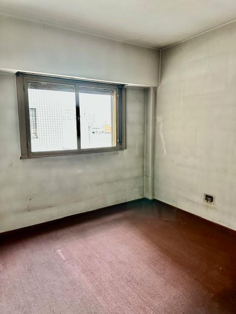 Departamento en Venta de Cuatro Dorm. y Balcón en San Telmo. Luz. 4