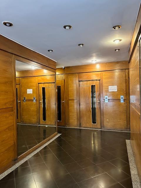 Departamento en Venta de Cuatro Dorm. y Balcón en San Telmo. Luz. 5