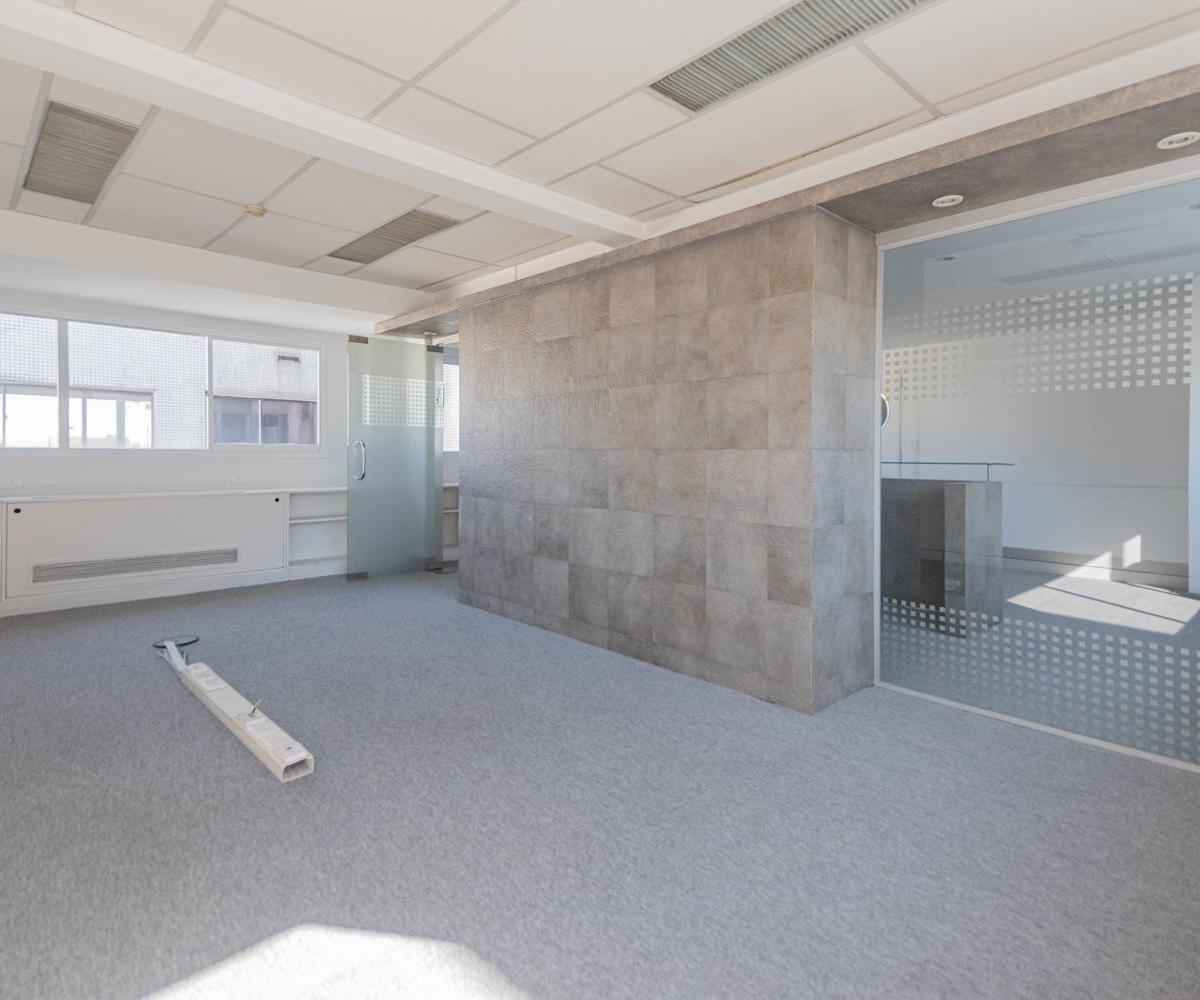 Venta en Block - Oficinas Juntas en El Mismo Edifico Centro - 25 Cocheras. 2