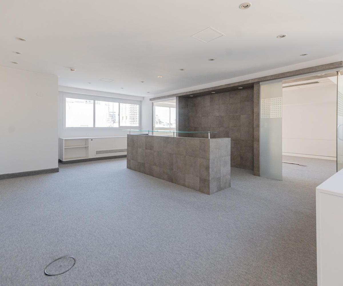 Venta en Block - Oficinas Juntas en El Mismo Edifico Centro - 25 Cocheras. 4