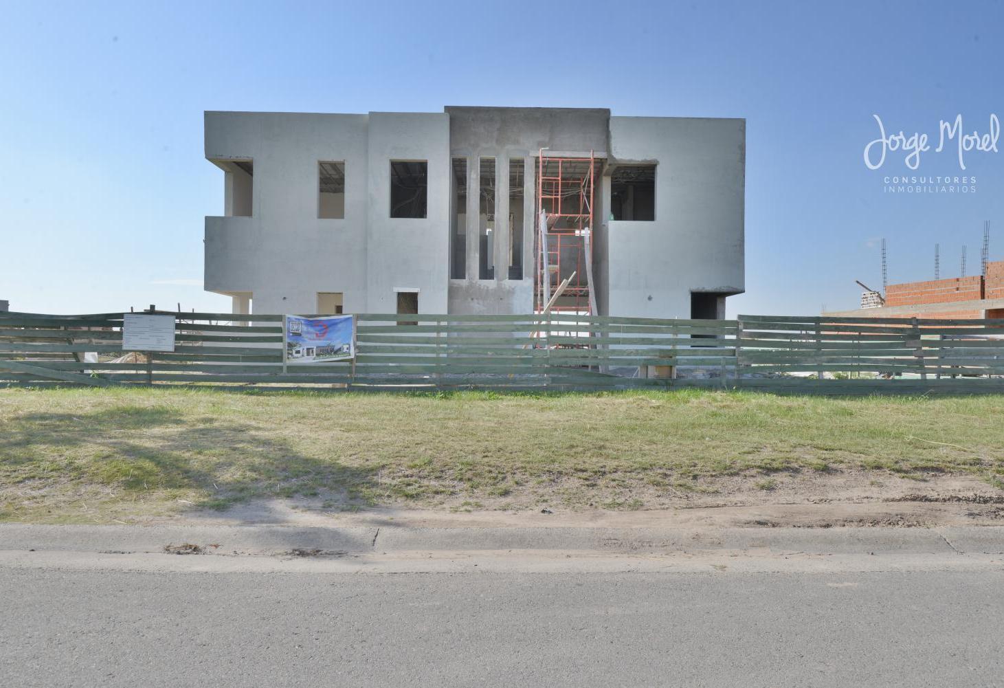 Casa Venta Con Escritura San Sebastián - Area 5 - 4 Dormitorios - #id 809