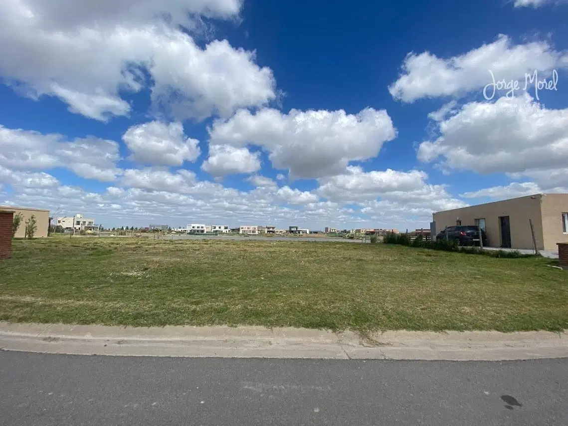 Lote terreno a la laguna en Venta Barrio San Sebastián - Area 8 - Laguna - 876m2 #id 1870 2