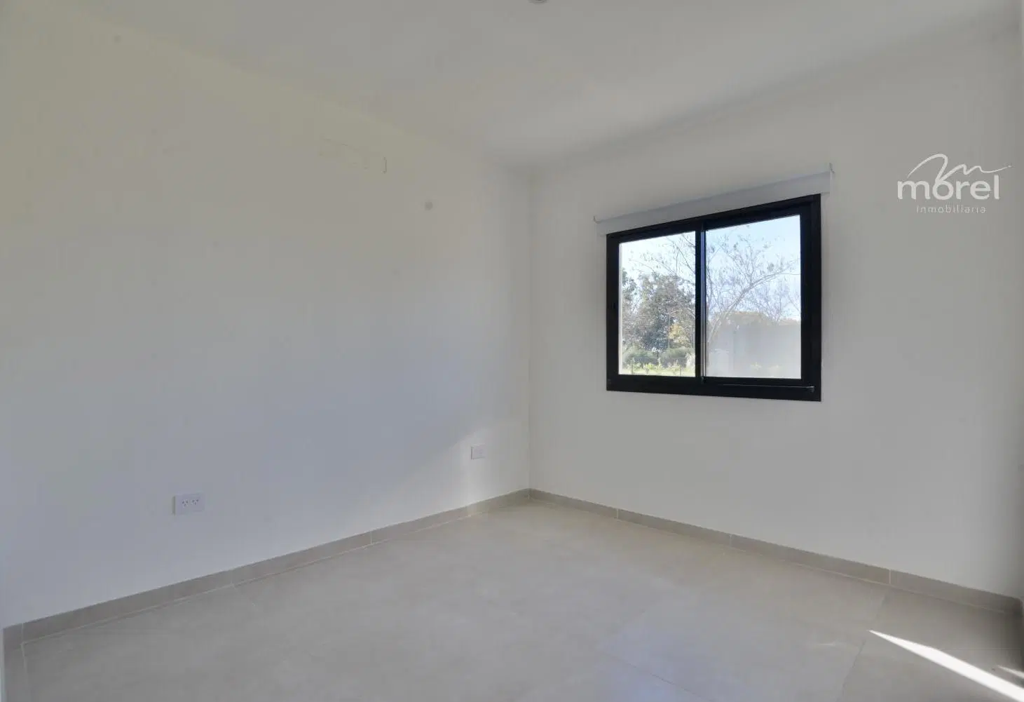 Casa de construccion tradicional en lote Interno  - Pilar del Este - San Ramon - 438m2 #id 16687 2