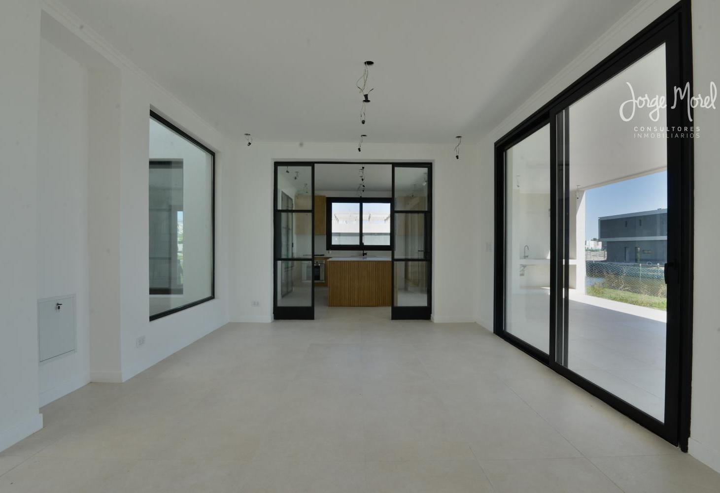 Casa Laguna #200-300 - Villa Nueva - Santa Ana 1 - 223m2 #id 20286