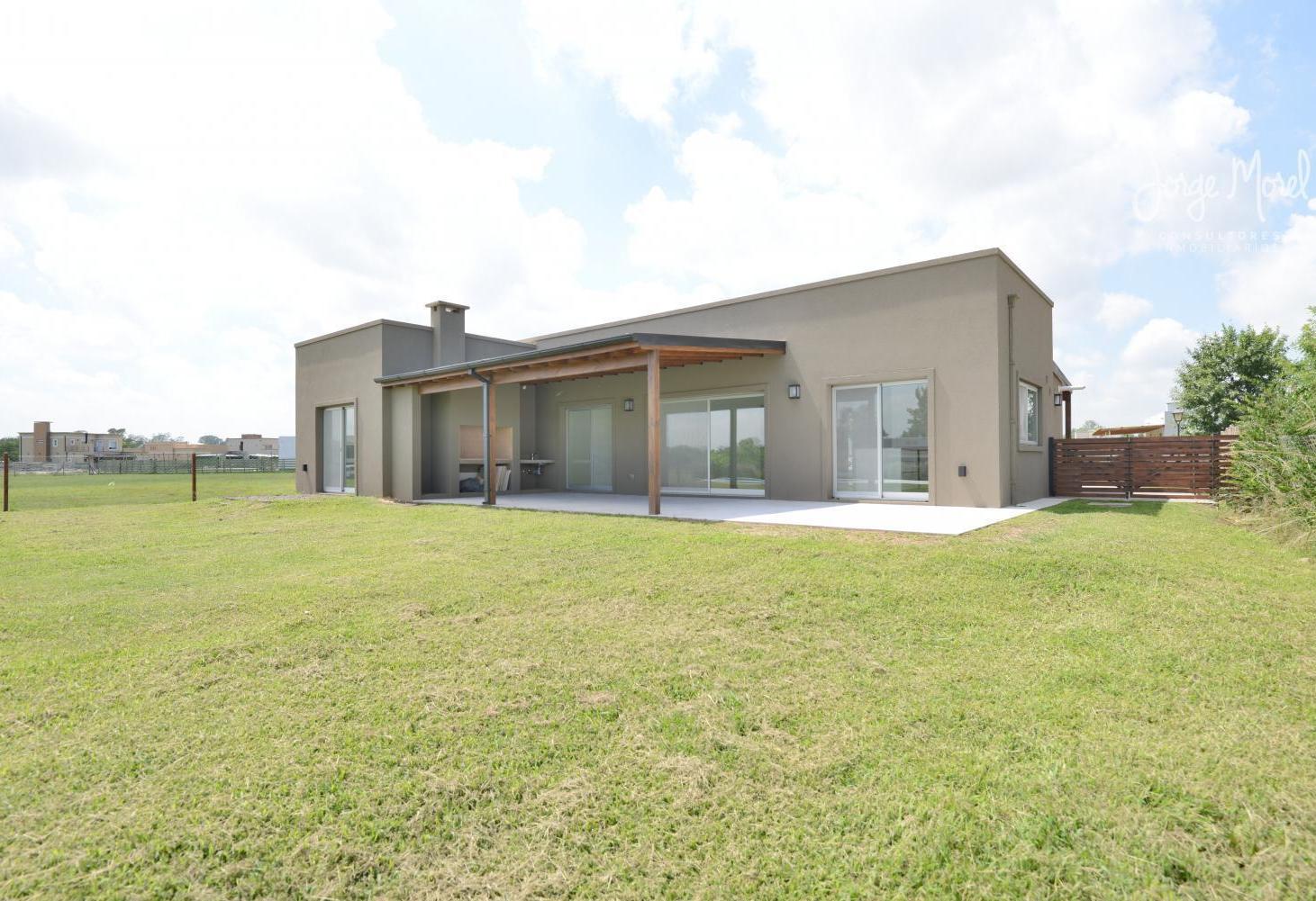 Foto de Casa Venta Barrio San Sebastián con Pileta en una planta - Area 1 - 3, imagen 4