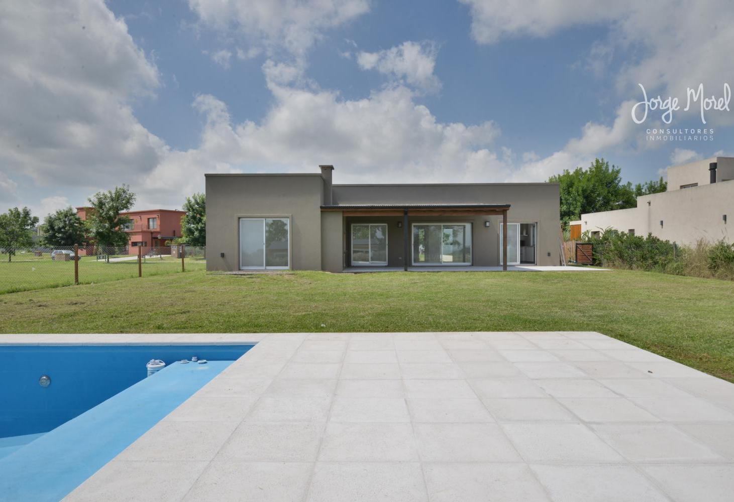Foto de Casa Venta Barrio San Sebastián con Pileta en una planta - Area 1 - 3, imagen 2