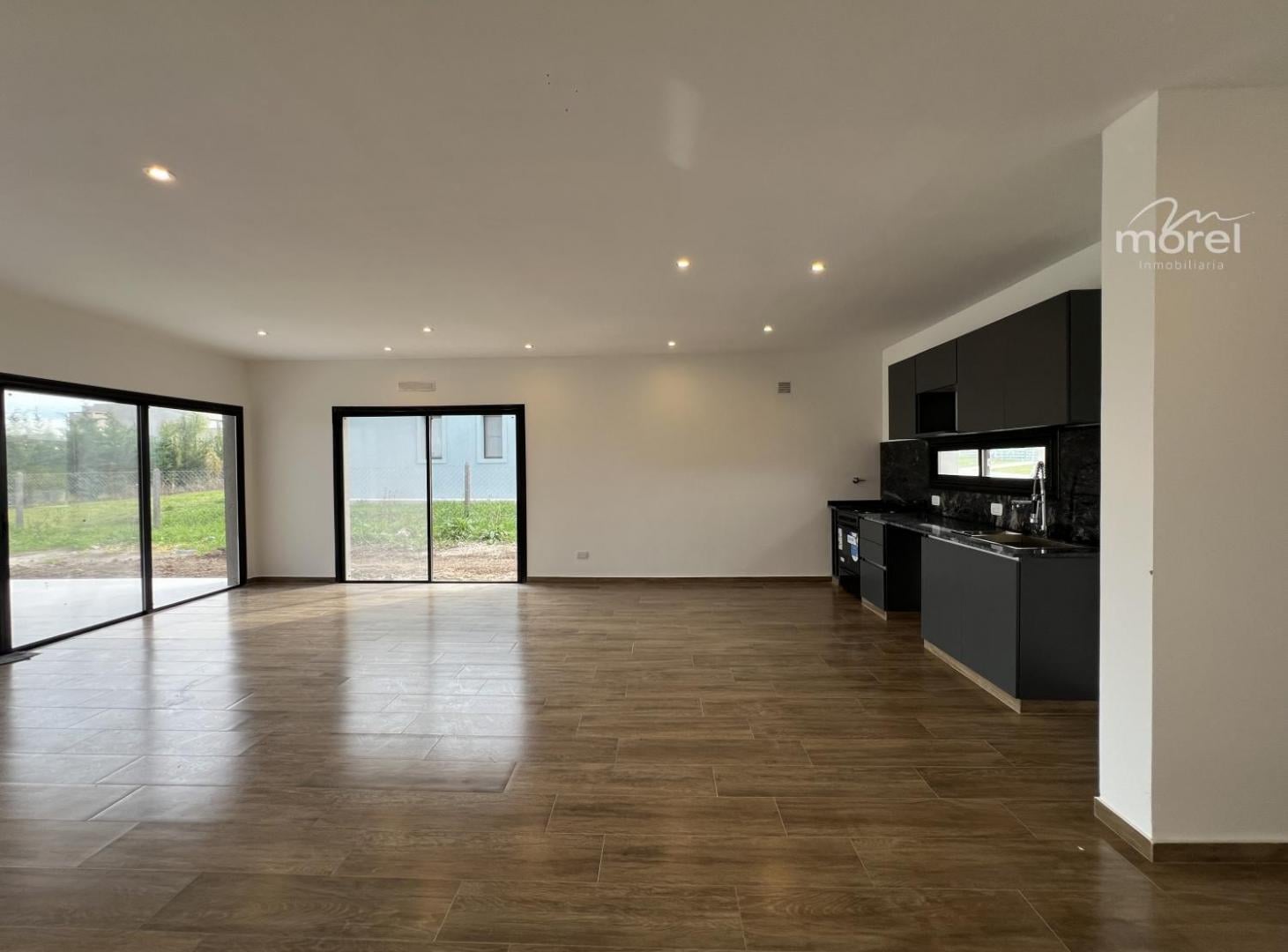 Foto de CASA EN VENTA EN SAN SEBASTIÁN | UNA PLANTA, GRAN LOTE Y UN ENTORNO, imagen 4