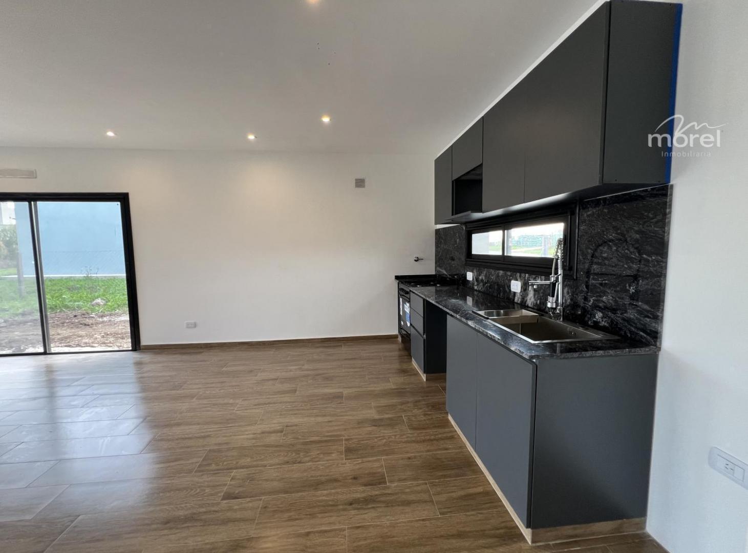 Foto de CASA EN VENTA EN SAN SEBASTIÁN | UNA PLANTA, GRAN LOTE Y UN ENTORNO, imagen 3