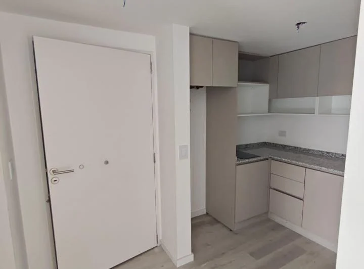 Hermoso Monoambieno-Todo Luz- cocina separada-Listo para ingresar!!!(806) 5