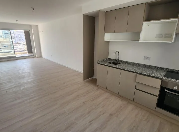 Amplio y Hermoso Monoambiente en "L"- opcion generar 2 amb!!! (412) 2
