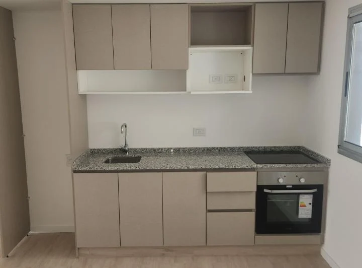 Amplio y Hermoso Monoambiente en "L"- opcion generar 2 amb!!! (412) 4