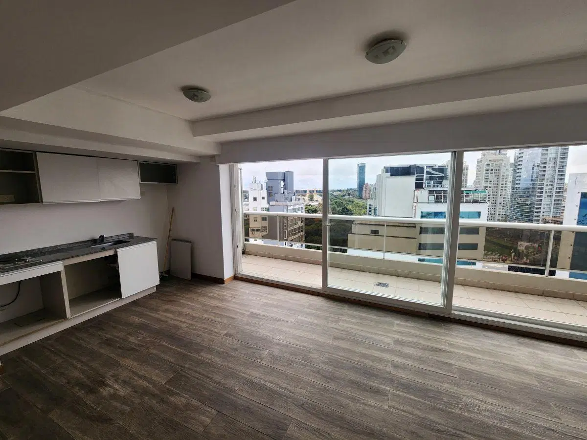 Hermoso Monoambiente, vista totalmente abierta, piso 13-Todo Luz!!! 5