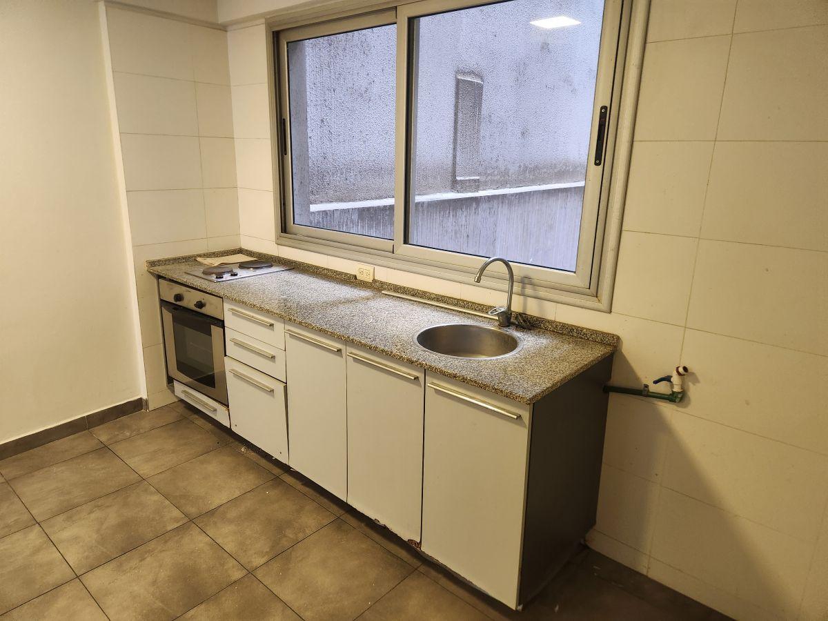 Foto de Amplio Depto. con Balcón al frente, Baño completo, opción de dividirlo, imagen 5
