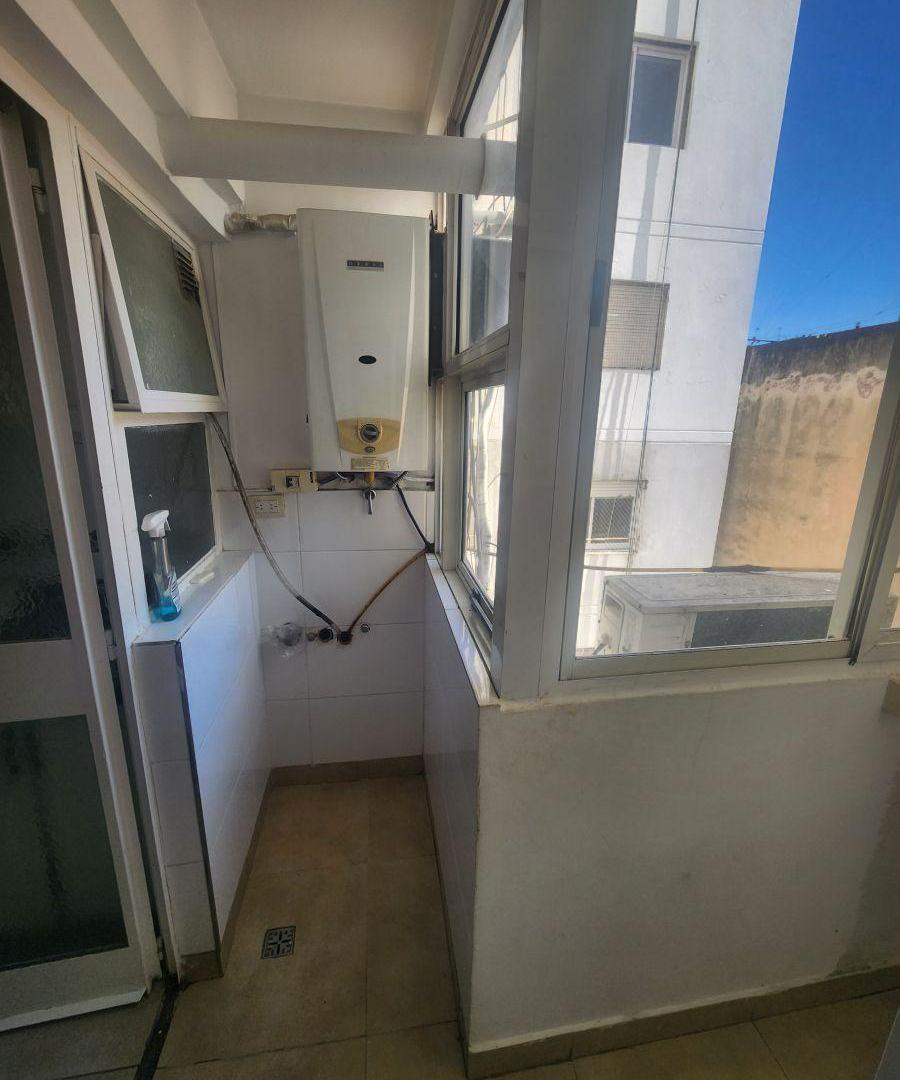 Foto de Hermoso depto. de 3 ambientes con dependencia y cochera cubierta!!!, imagen 3