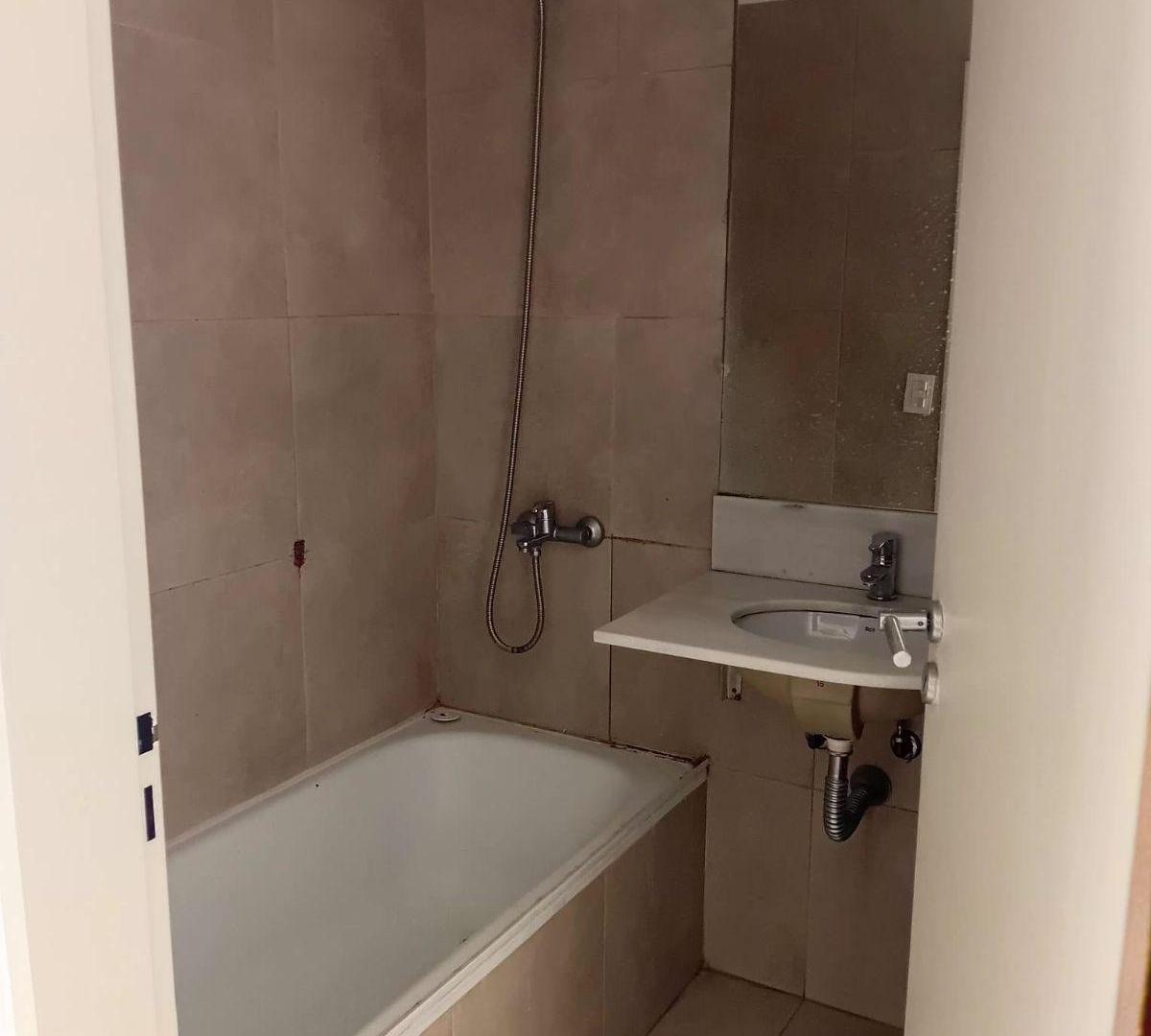 Foto de Hermoso monoambiente/estudio- apto profesional- Cerca de todo!!, imagen 5
