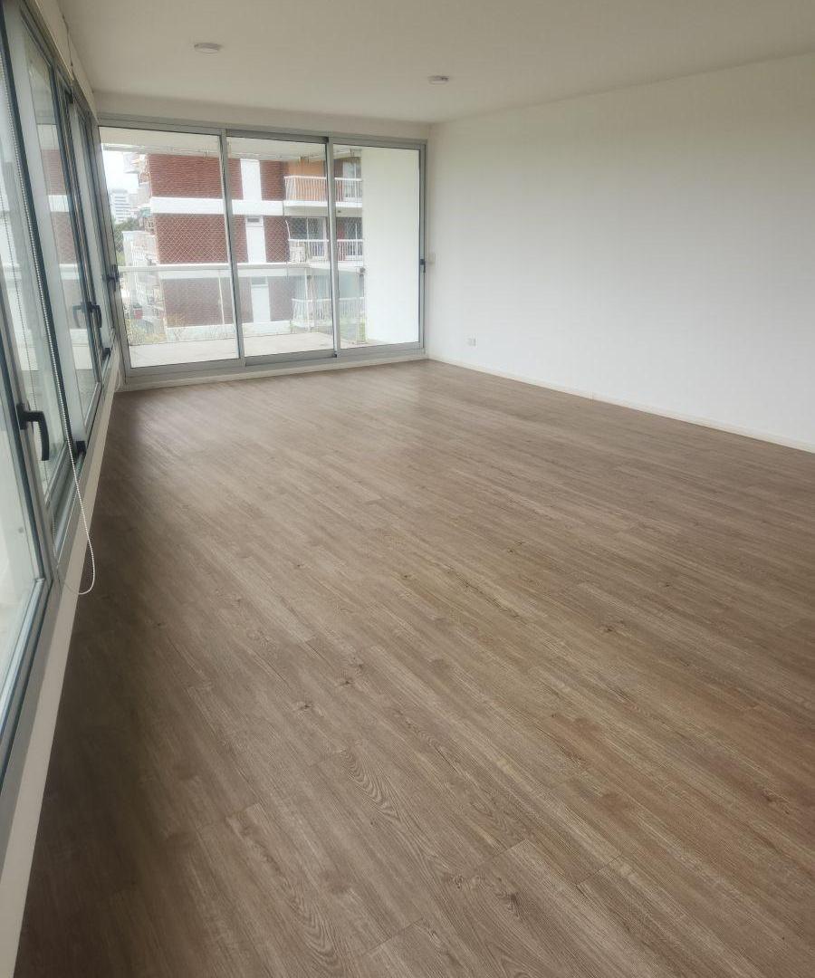 Foto de Exclusivo Piso 165 m2 con cochera fija ,unico . Toda al frente del, imagen 4