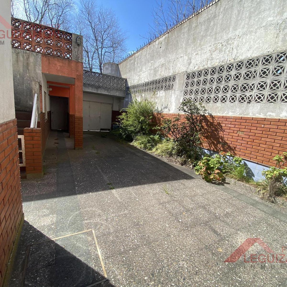 Venta Urgente en Block - Documentacion Al Dia - Oportunidad - Casa Multifamiliar 3