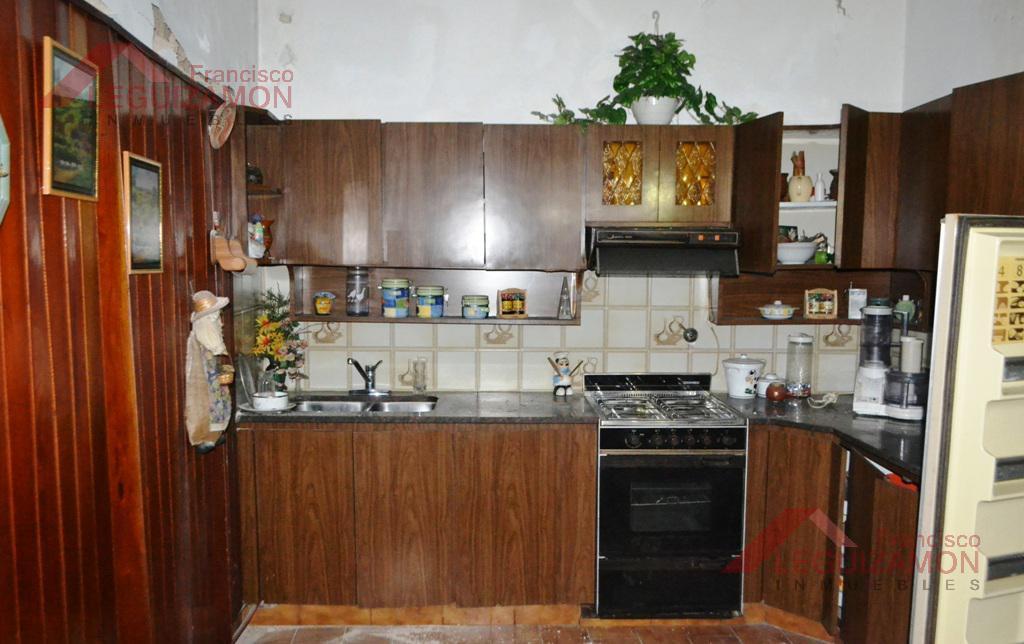 CASA EN VENTA – LOTE ESQUINA – LOCAL GARAGE – VILLA INSUPERABLE – IDEAL INVERSIÓN