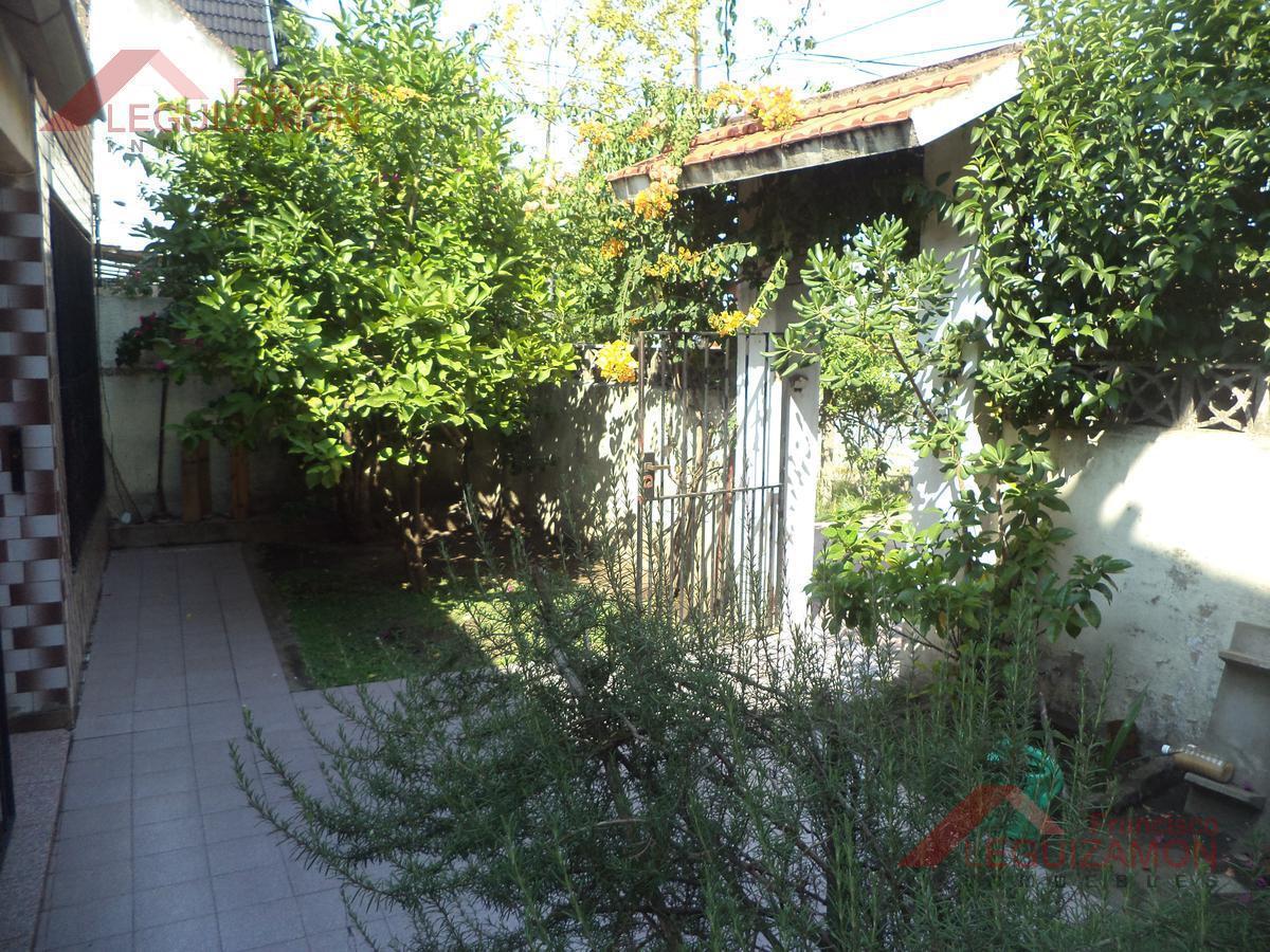 CASA EN VENTA – LOTE PROPIO – POSIBILIDAD DE AMPLIACIÓN – VILLA SARMIENTO