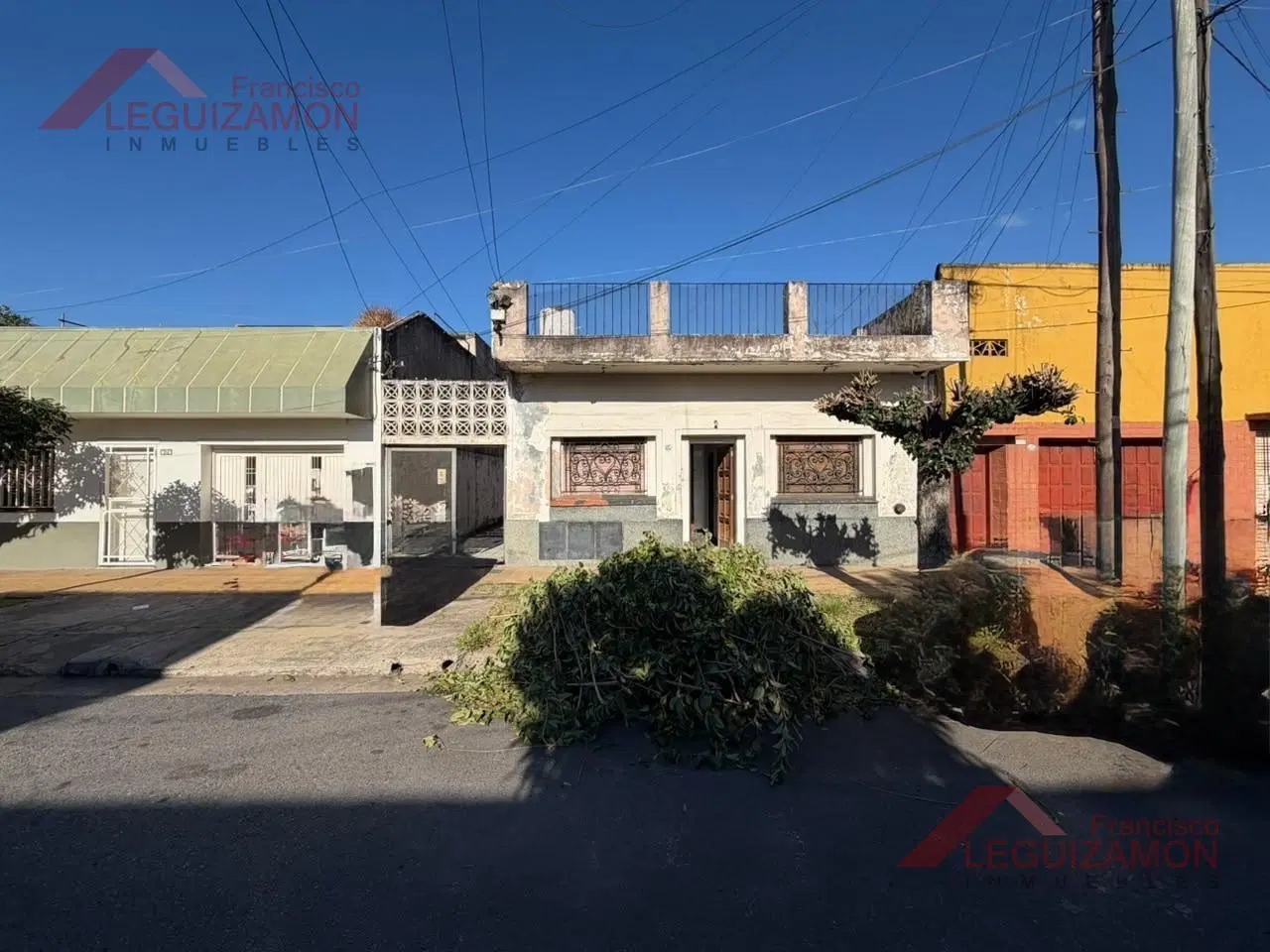 CASA / LOTE EN VENTA – LOMAS DEL MIRADOR – LOTE PROPIO 10 x 34,80 – 348 m² – ZONIFICACIÓN U2B – IDEA 8