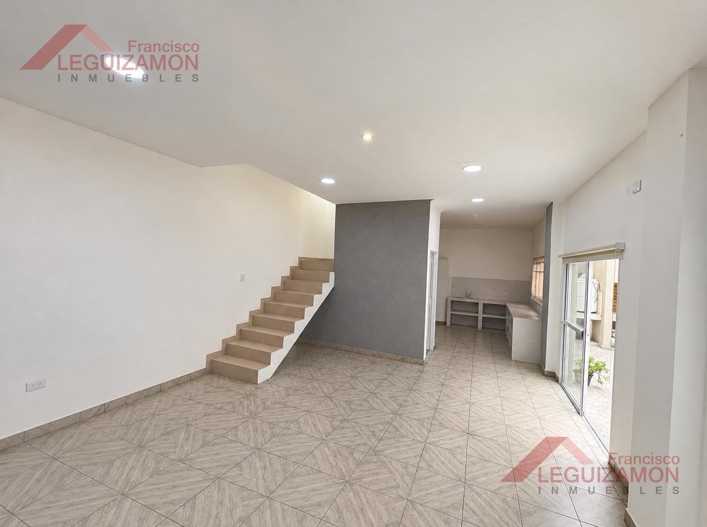 Foto de PH TIPO DUPLEX 3 AMBIENTES EN VENTA – ENTRADA INDEPENDIENTE – SIN, imagen 4