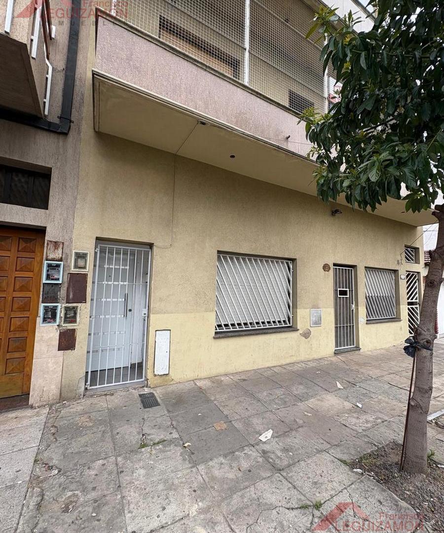 Foto de PH TIPO DUPLEX 3 AMBIENTES EN VENTA – ENTRADA INDEPENDIENTE – SIN, imagen 1