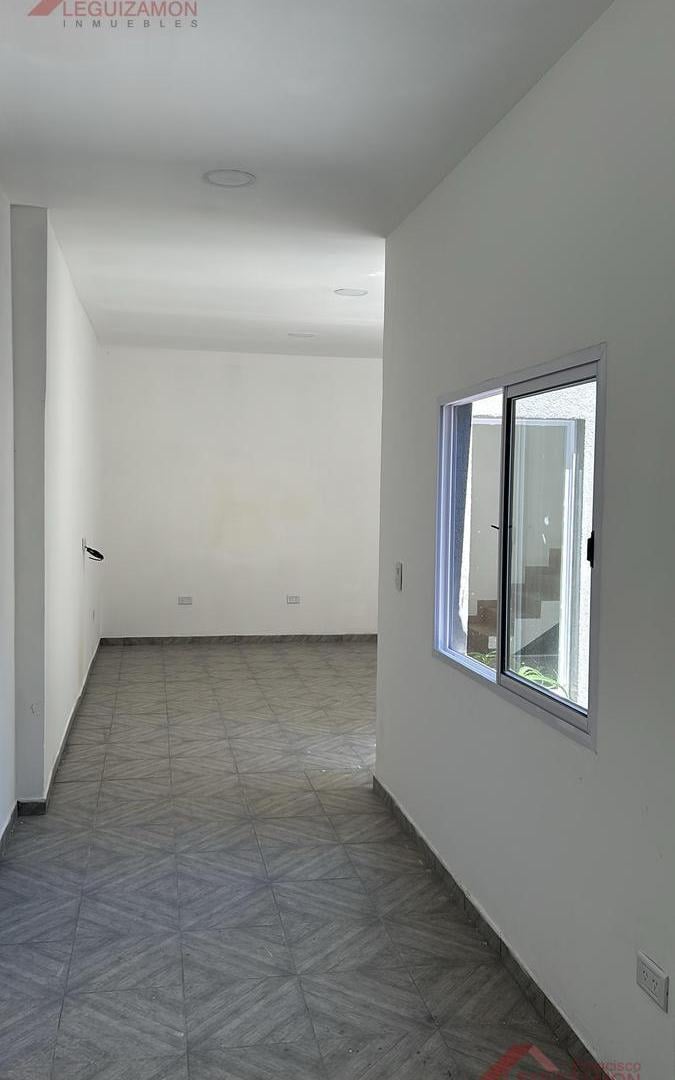 Foto de PH TIPO DUPLEX 3 AMBIENTES EN VENTA – ENTRADA INDEPENDIENTE – SIN, imagen 2