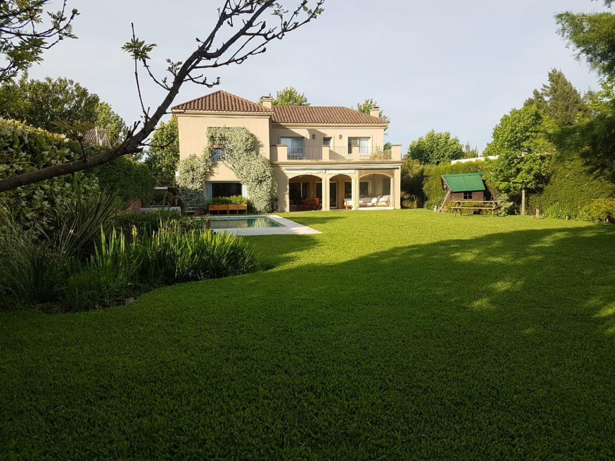 EXCELENTE PROPIEDAD EN VENTA EN BARRIO PRIVADO "LOS OMBUES DE HUDSON"