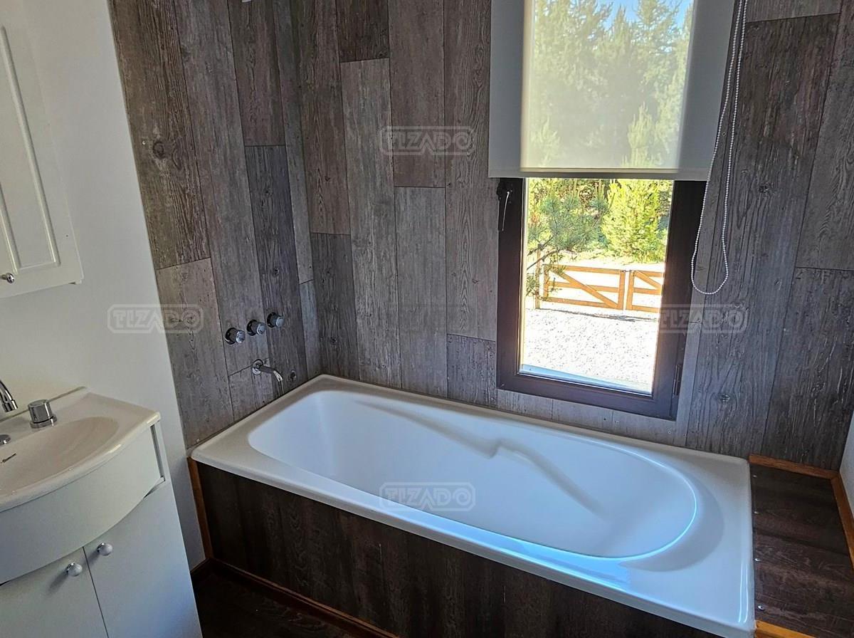 Foto de Casa Chalet en Venta en Villa Lago Meliquina, San Martin de los Andes, imagen 2