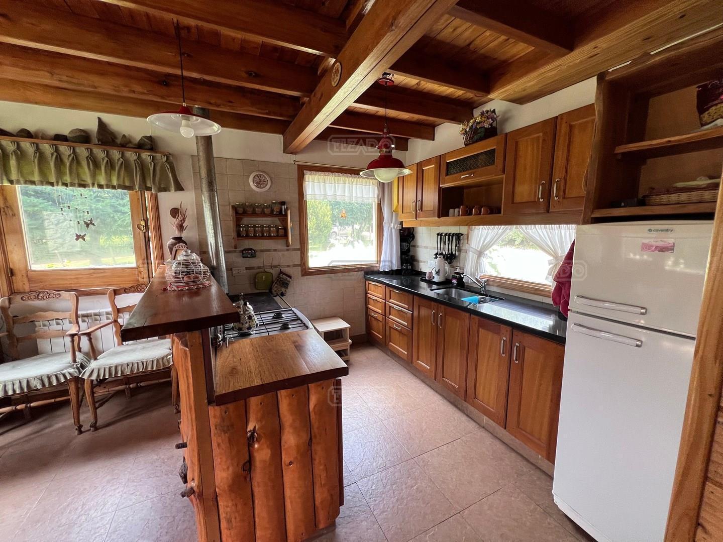 Foto de Casa Quinta en Venta en Villa Lago Meliquina, San Martin de los Andes, imagen 2