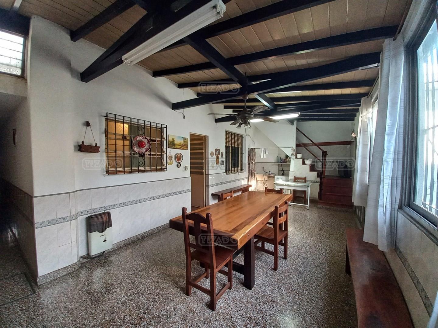 Foto de Casa Chalet en Venta en Parque Chas, Capital Federal, Buenos Aires, imagen 2