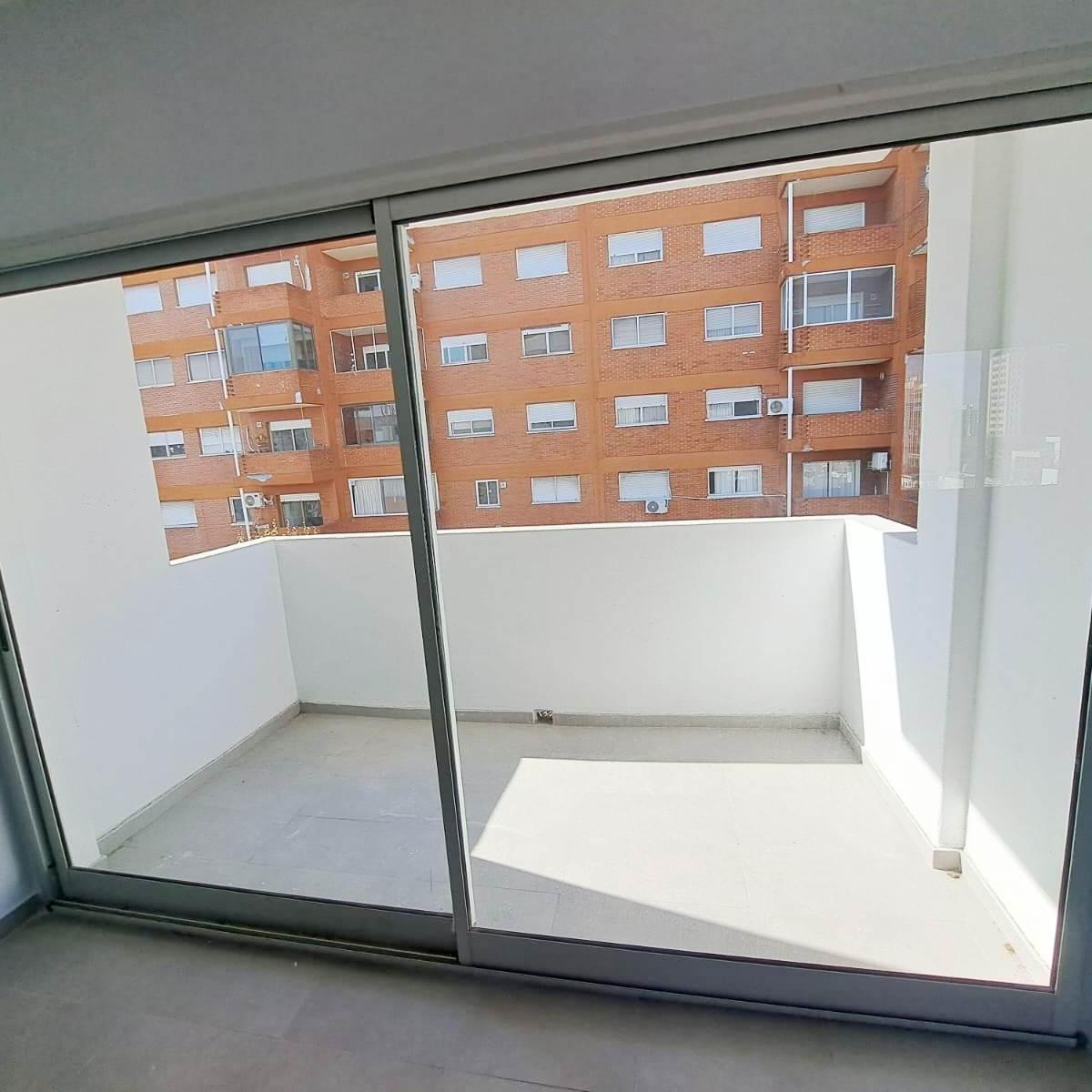 56 (9 y 10), Departamento Luminoso, 8vo Piso, 96 m² Reciclado a Nuevo 3