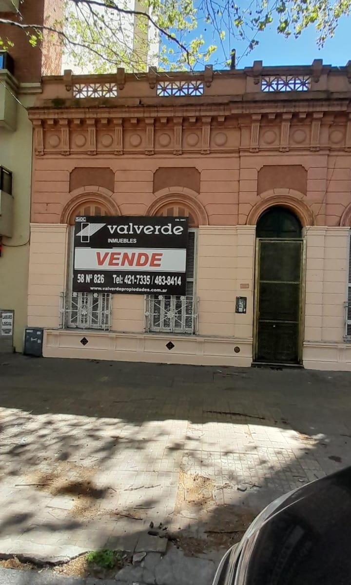 44 (5 y 6) Importante Casa de Estilo Sobre Lote de 10 X 40 1