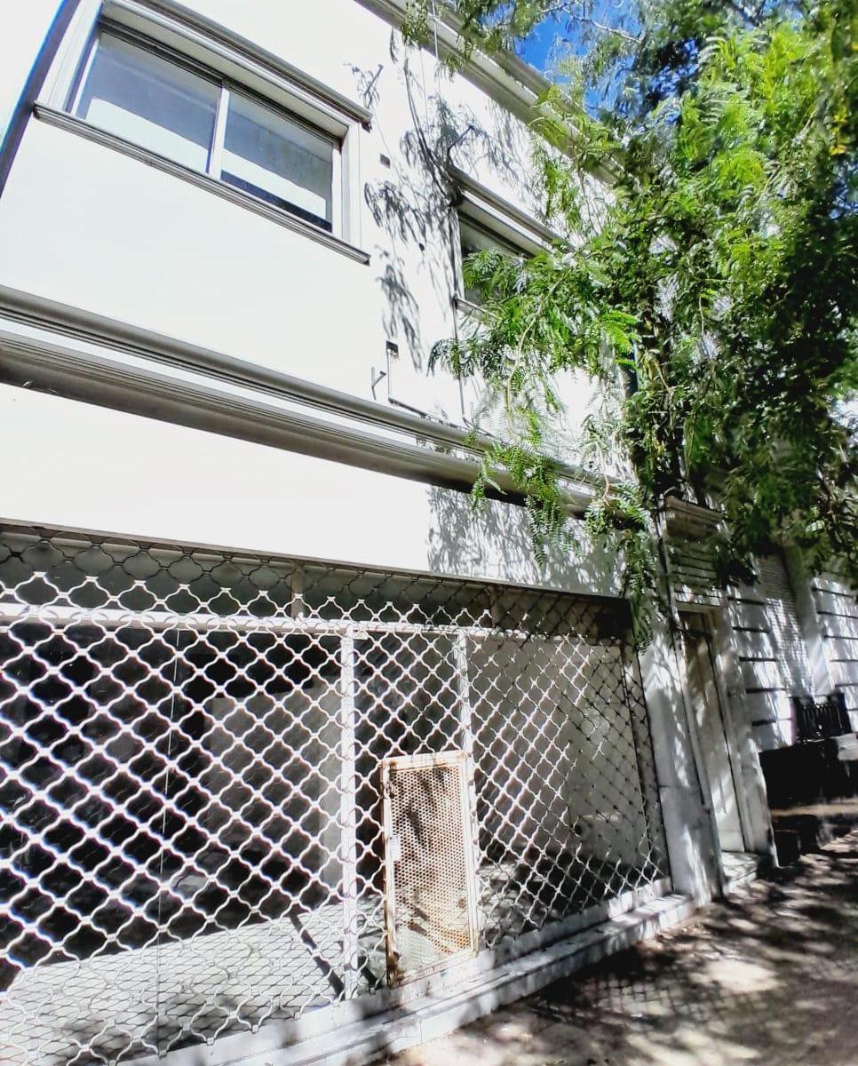 54 (9 y 10) Piso Único por Escalera. - 114 m² - 5