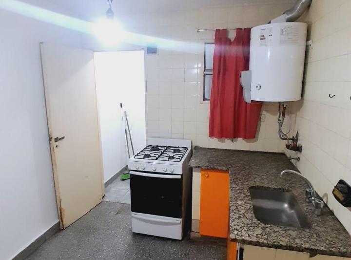 10 (49 y 50) AMPLIO- IMPECABLE – VISTA PANORÁMICA $390.000 3